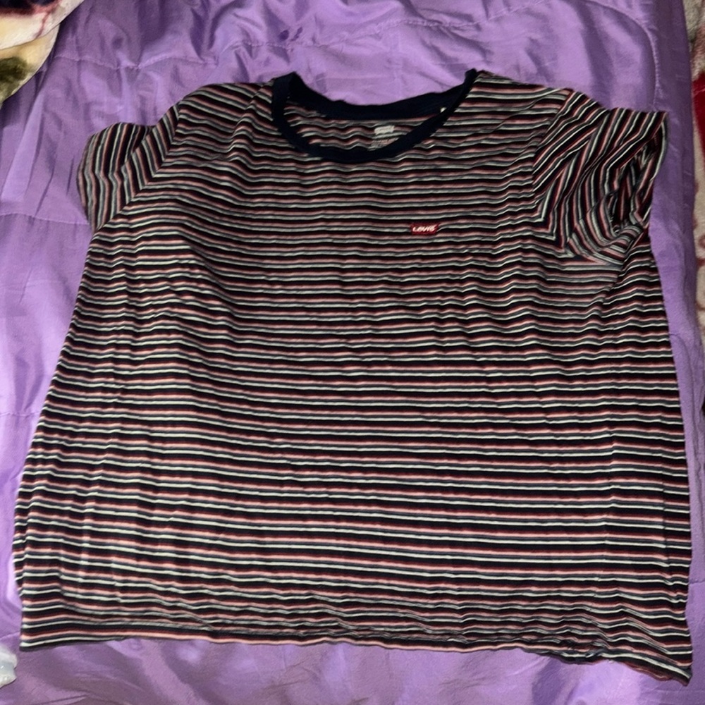 Levi’s stripes tshirt
